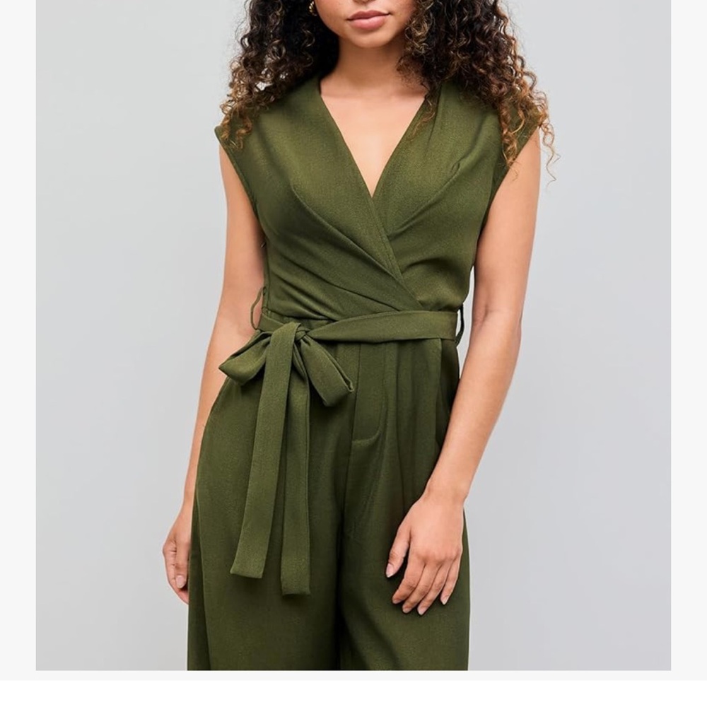 Elegant Olive Green Sleeveless Romper medium